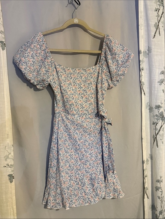 Altar'd State Dresses & Skirts - Altar'd State Puff-Sleeve Floral Wrap Dress in Light Blue and Pink